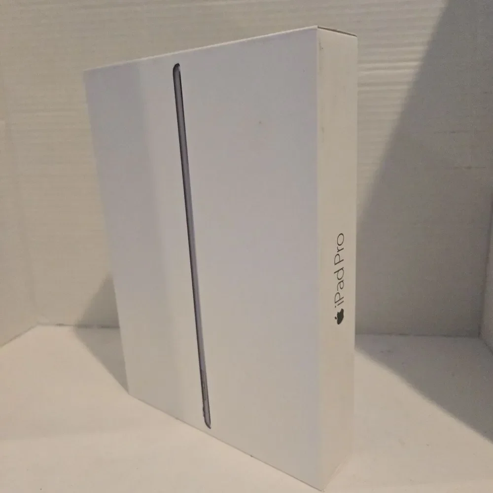 Apple iPad Pro 32GB 9.7 Inch Wi-Fi Space Gray Mlru2ll/a EMPTY‎ BOX ONLY